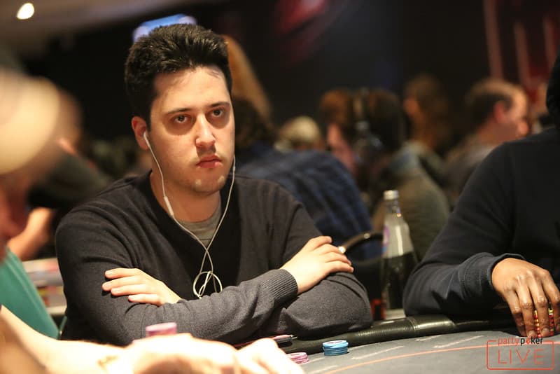 Adrian Mateos burst the money bubble