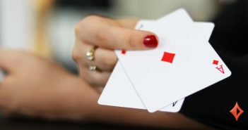 4 erros cometidos por jogadores profissionais de poker