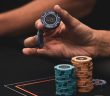 Straddle: entenda seu significado nas mesas de poker
